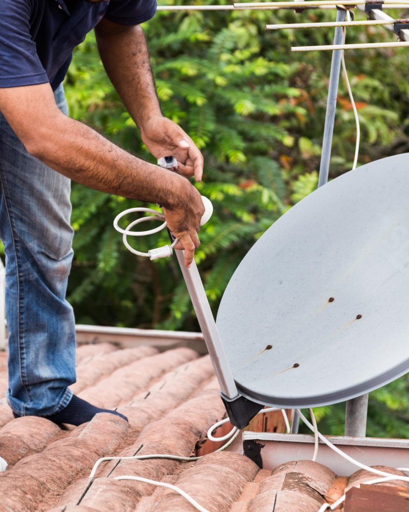 Installating DSTV satellite dish